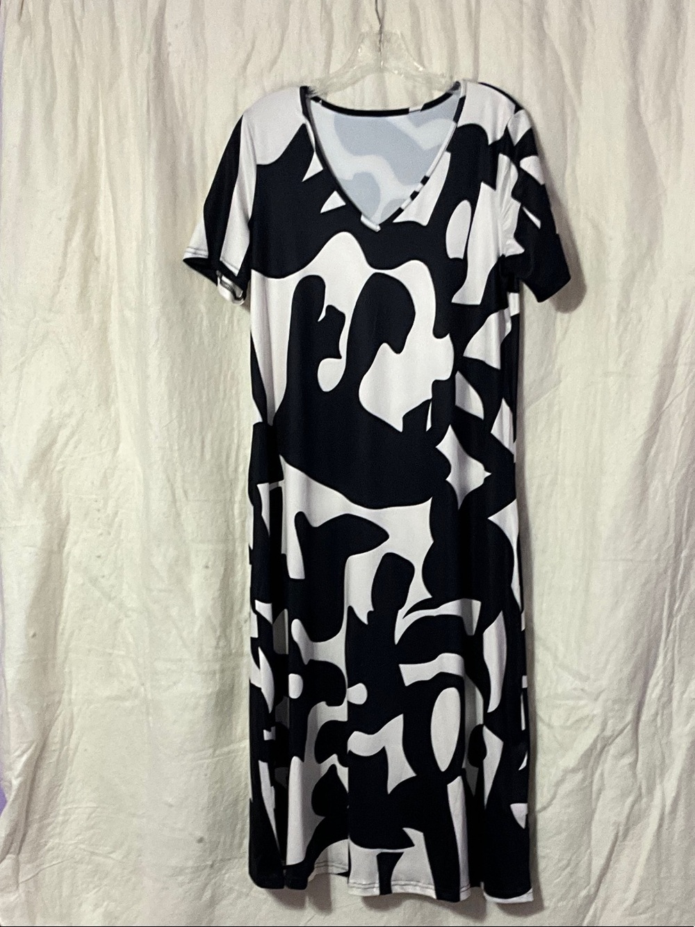 Black & White Abstract V-Neck Midi Dress